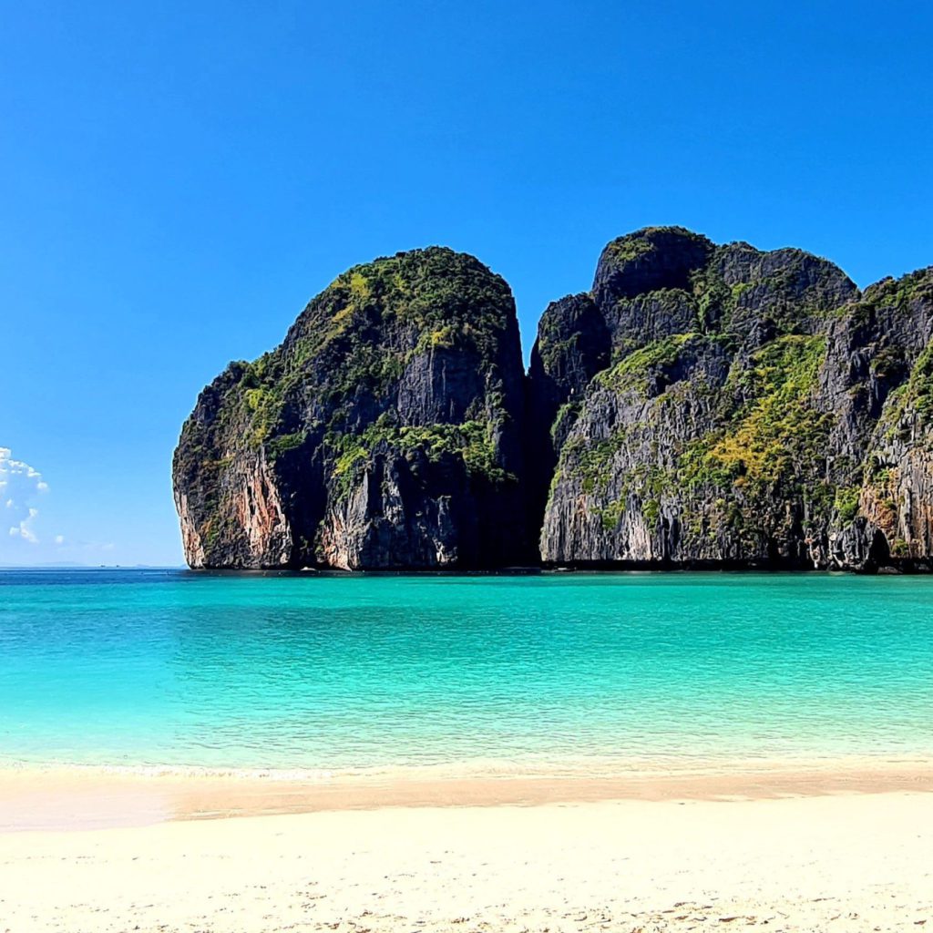 تایلند قطب گردشگری با سواحلی شگفت انگیز | IR4T | تایلند یکی از کشورهای خوش آب و هوا در جنوب شرق آسیا است که جمعیتی نزدیک به 64 میلیون...
