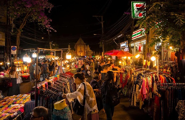 تور تایلند و بازدید از بازار متحرک mainam walking streetlamai night plaza ساموئی