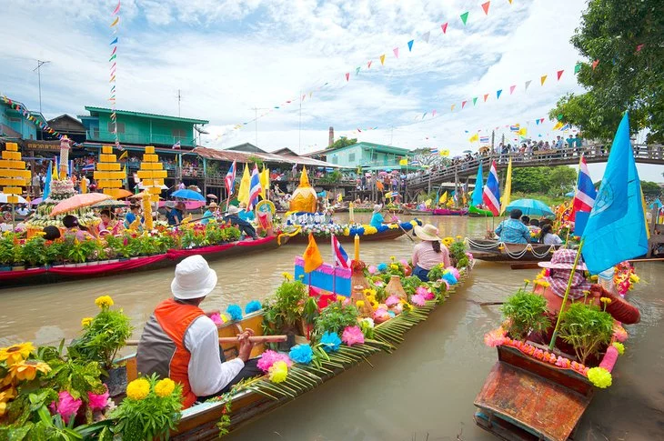 10 تا از بهترین تفریحات تایلند | آیا می دانید بهترین تفریحات تایلند چیست؟...بهترین تفریحات در تور تایلند...غذاهای خیابانی بانکوک را بچشید...
